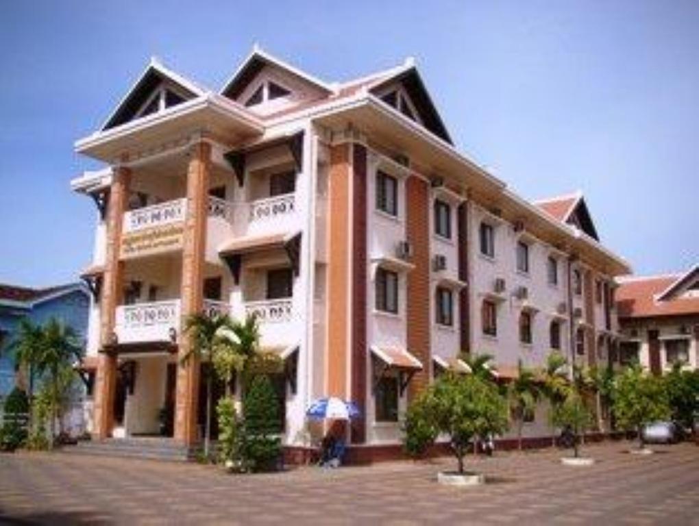Victoria Hotel Баттамбанг Екстер'єр фото